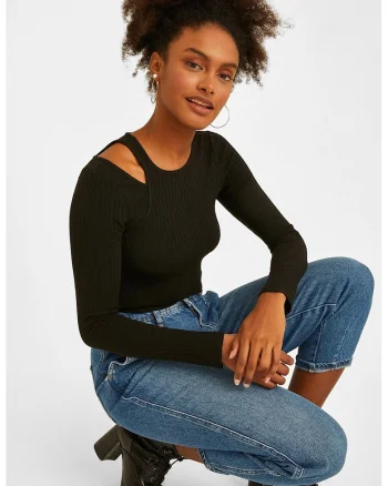 Bluza cu decupaj pe umeri, Negru