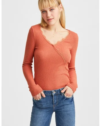 Bluza slim fit striata cu detalii de dantela, Caramiziu