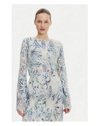 Bluza cu perforatii