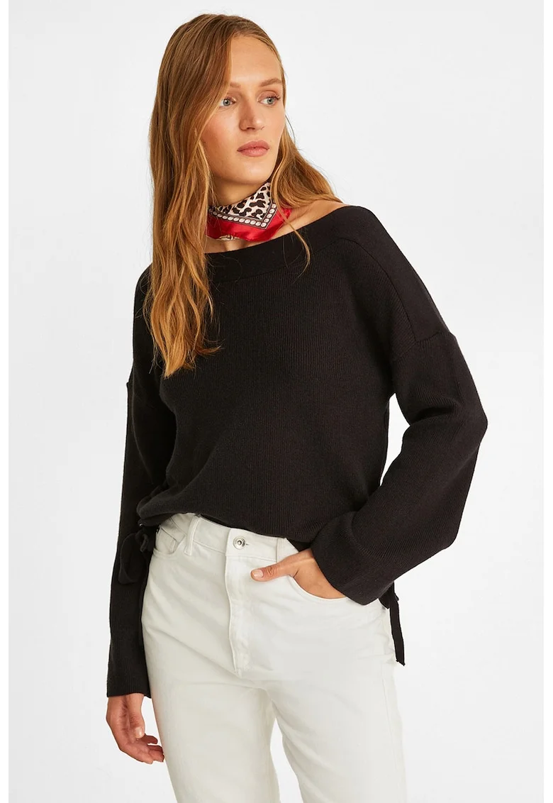Pulover cu maneci cazute, Negru