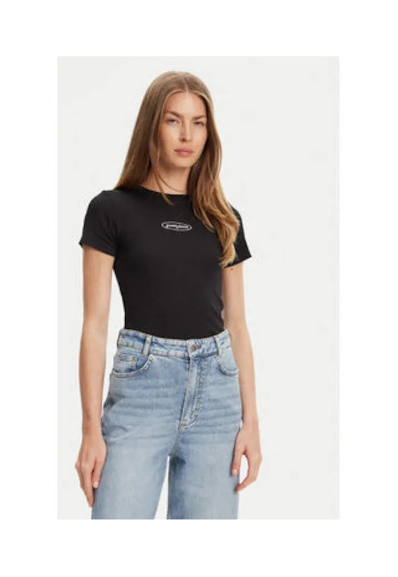 Tricou cu decolteu la baza gatului, Negru