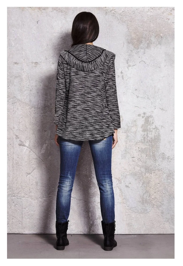 Bolero Lejer,  Ecru, Design Versatil, Purtare Usoara, Confort Maxim, Completeaza Orice Tinuta, Stil Casual Modern, Textura Placuta, Ecru