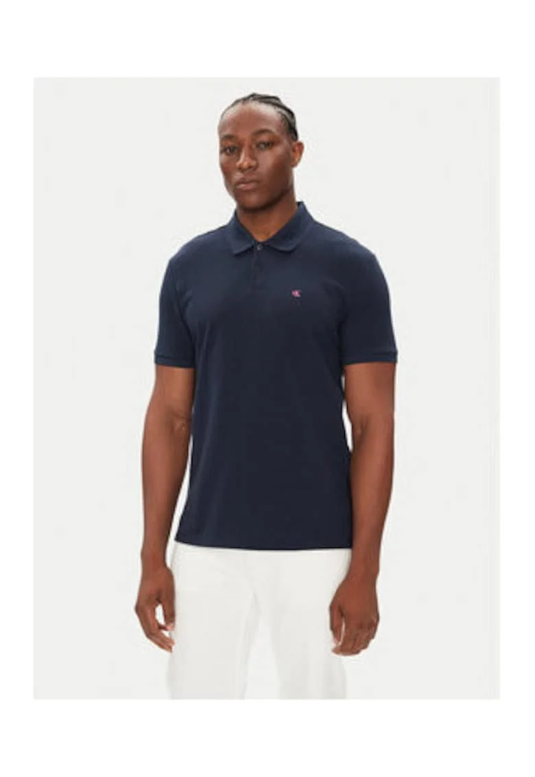 Tricou polo cu logo discret,