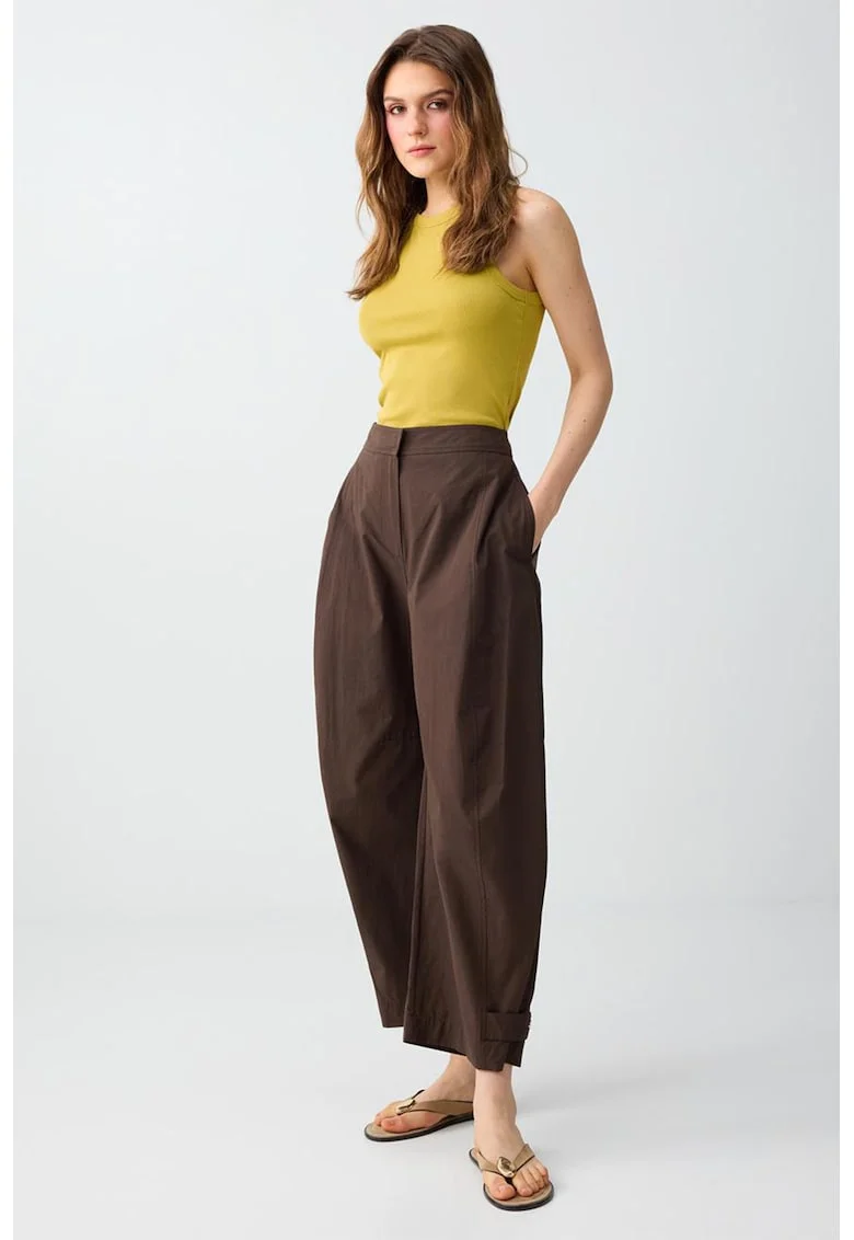 Pantaloni de bumbac cu talie medie si croiala ampla, Maro pamantiu