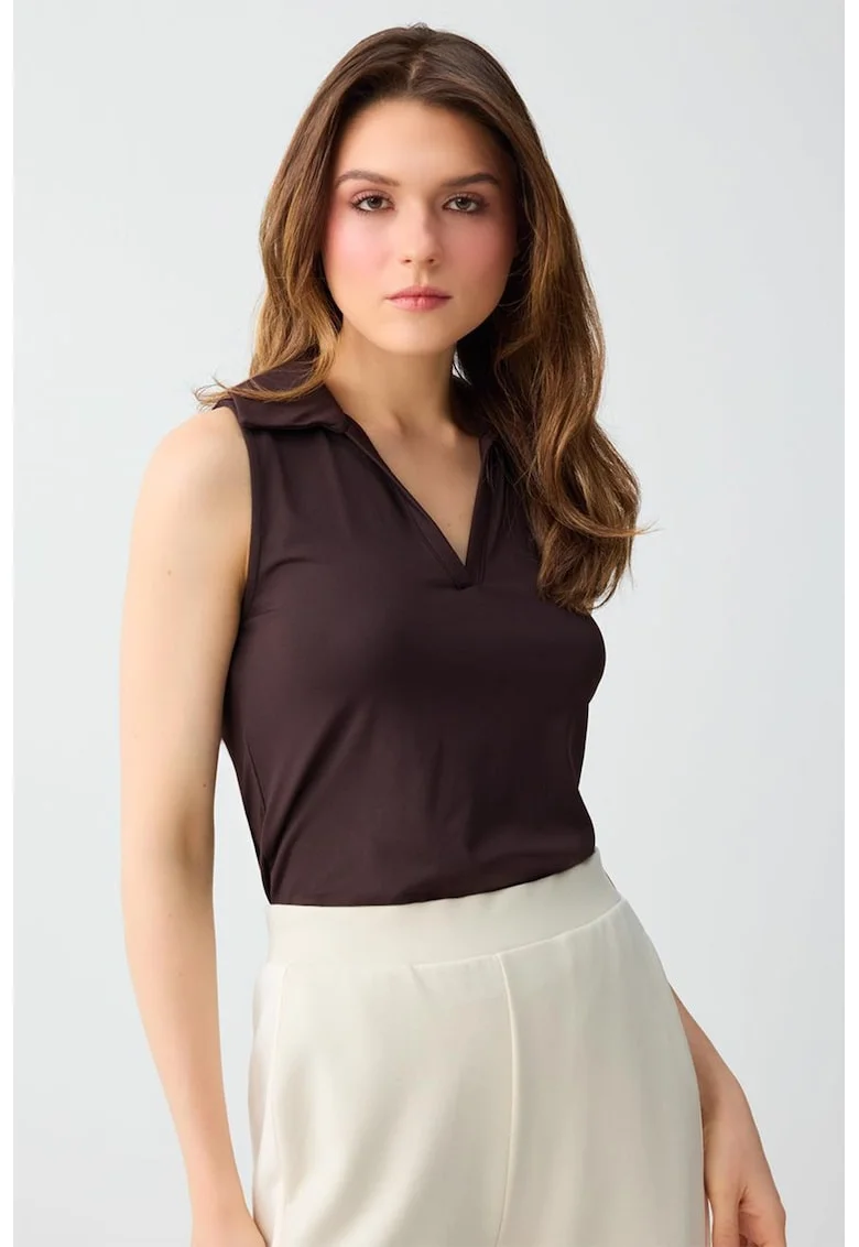 Bluza polo cu decolteu in V, Maro pamantiu