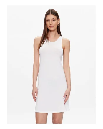 Rochie de plaja, Alb