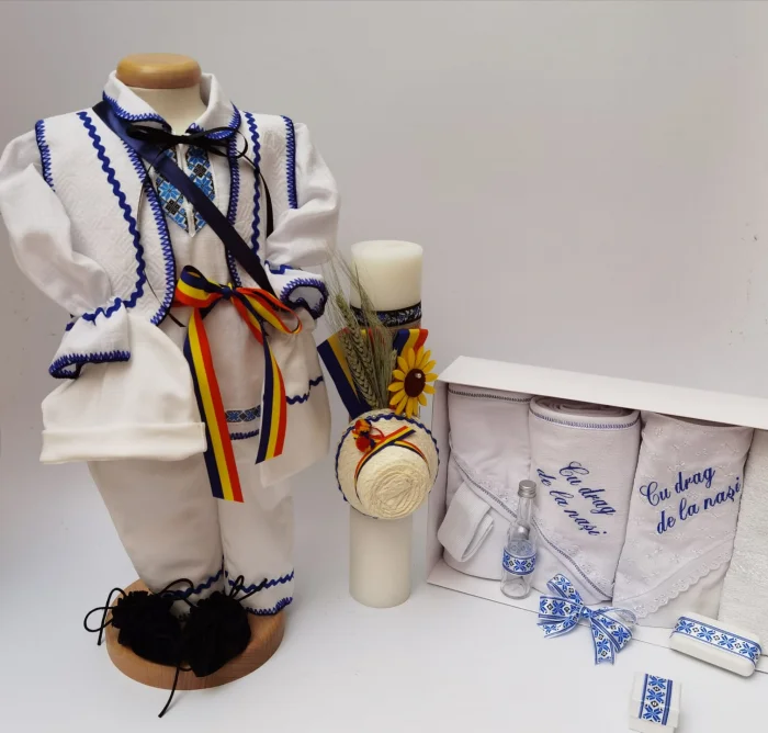 Set Traditional Botez - Costumas baietel Trusou Lumanare 4