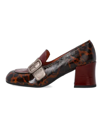 Pantofi din piele lacuita cu varf patrat