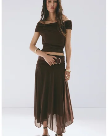 Tricou crop cu decolteu pe umeri, Maro