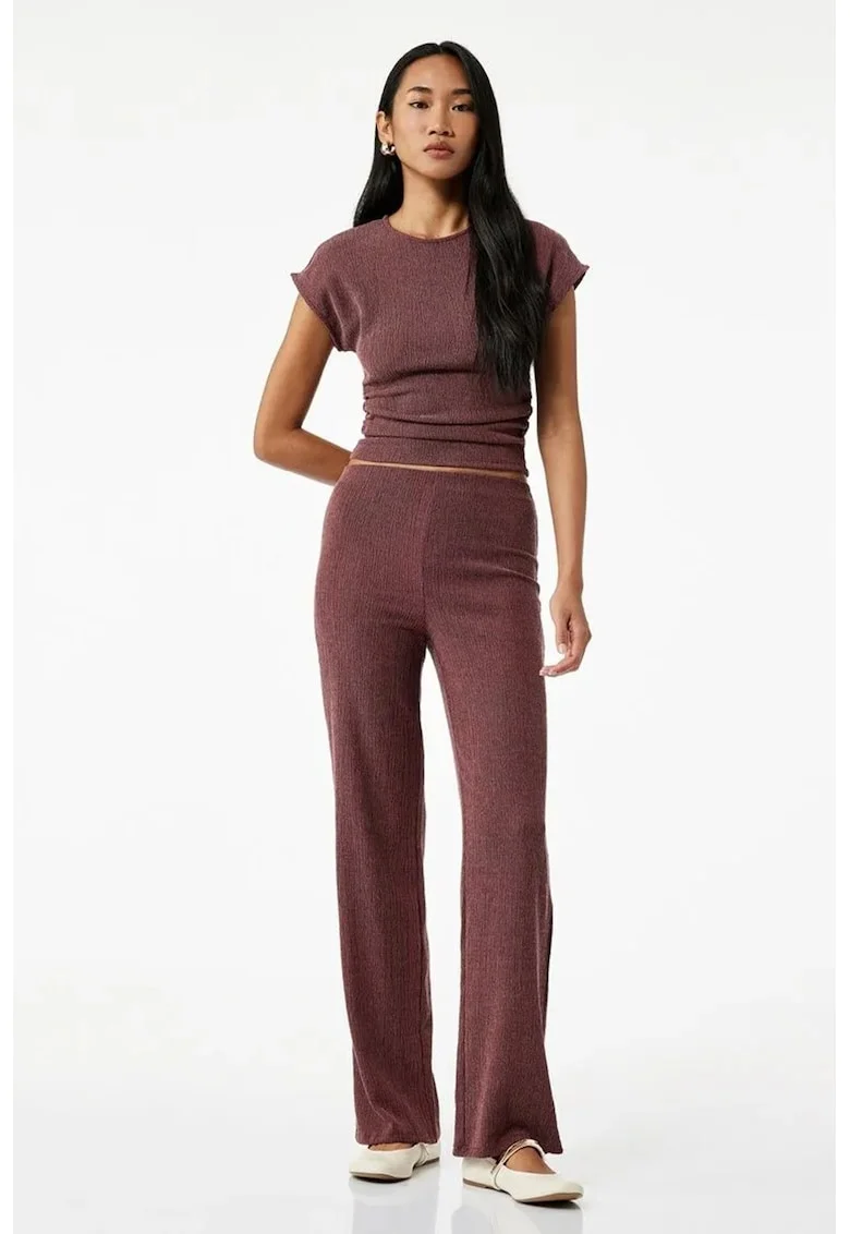 Pantaloni drepti texturati, Visiniu