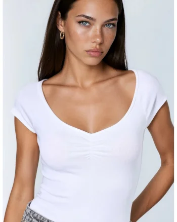 Tricou dama,  decolteu in V, drapaj, alb, bumbac cu elastan