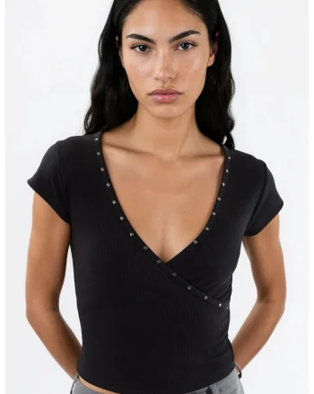 Tricou dama,  slim fit, decolteu in V, negru, tesatura striata