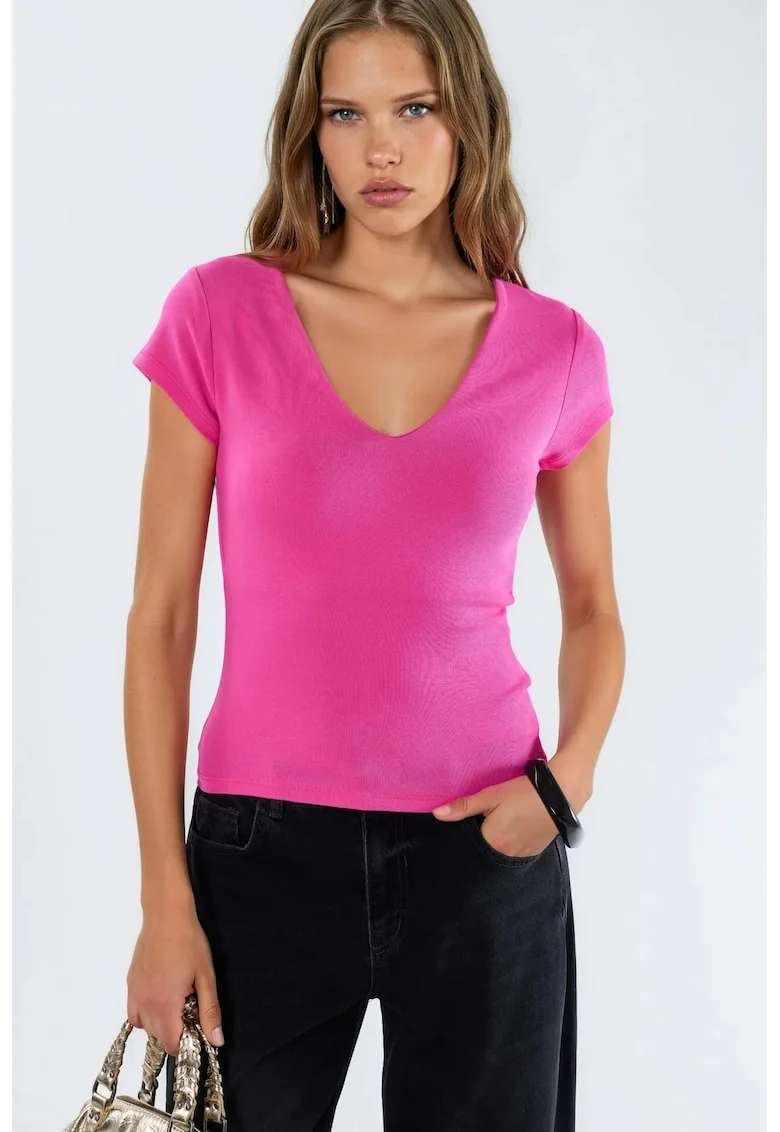 Tricou  decolteu in V, roz pudra, amestec modal si bumbac, maneci scurte, croiala regulata