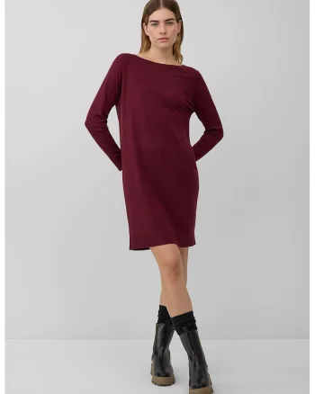 Rochie dreapta tricotata fin cu decolteu barcuta, Rosu inchis