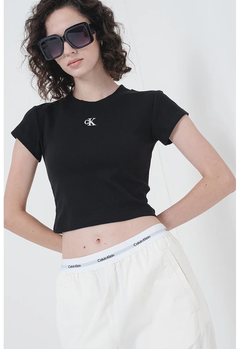 Tricou crop cu decolteu la baza gatului, Negru