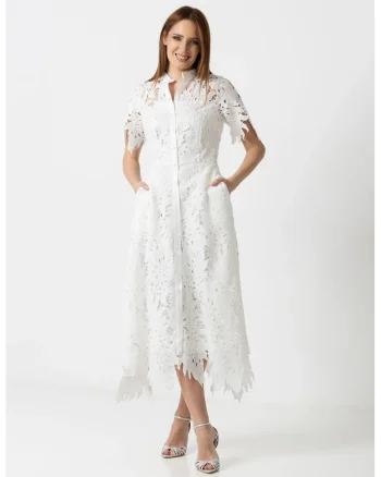 Rochie midi albă din dantelă brodată, tip cămașă, cu buzunare laterale