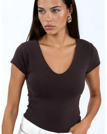 Tricou dama  regular fit, decolteu in V, maro cafea, amestec modal si bumbac