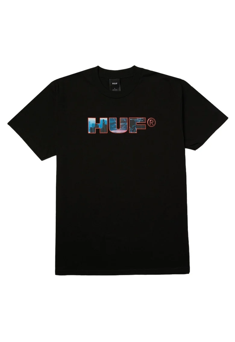 Tricou cu decolteu la baza gatului