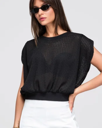 Bluza dama scurta cu guler rotund si detalii asezate OW-TS-E0045, Negru