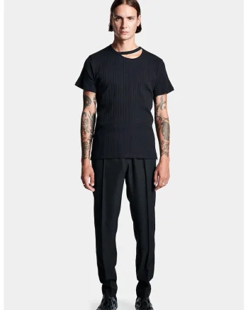 Tricou din jerseu alb cu decupaj la baza gâtului, Negru