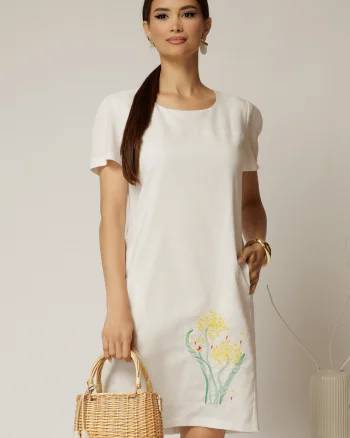 Rochie alba din in cu flori brodate si croi drept