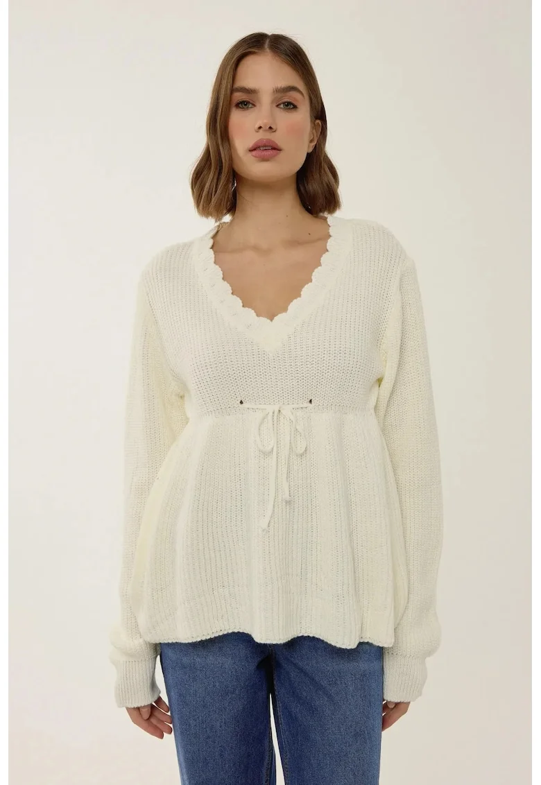 Pulover dama  decolteu in V, detalii elegante, natural, tricot