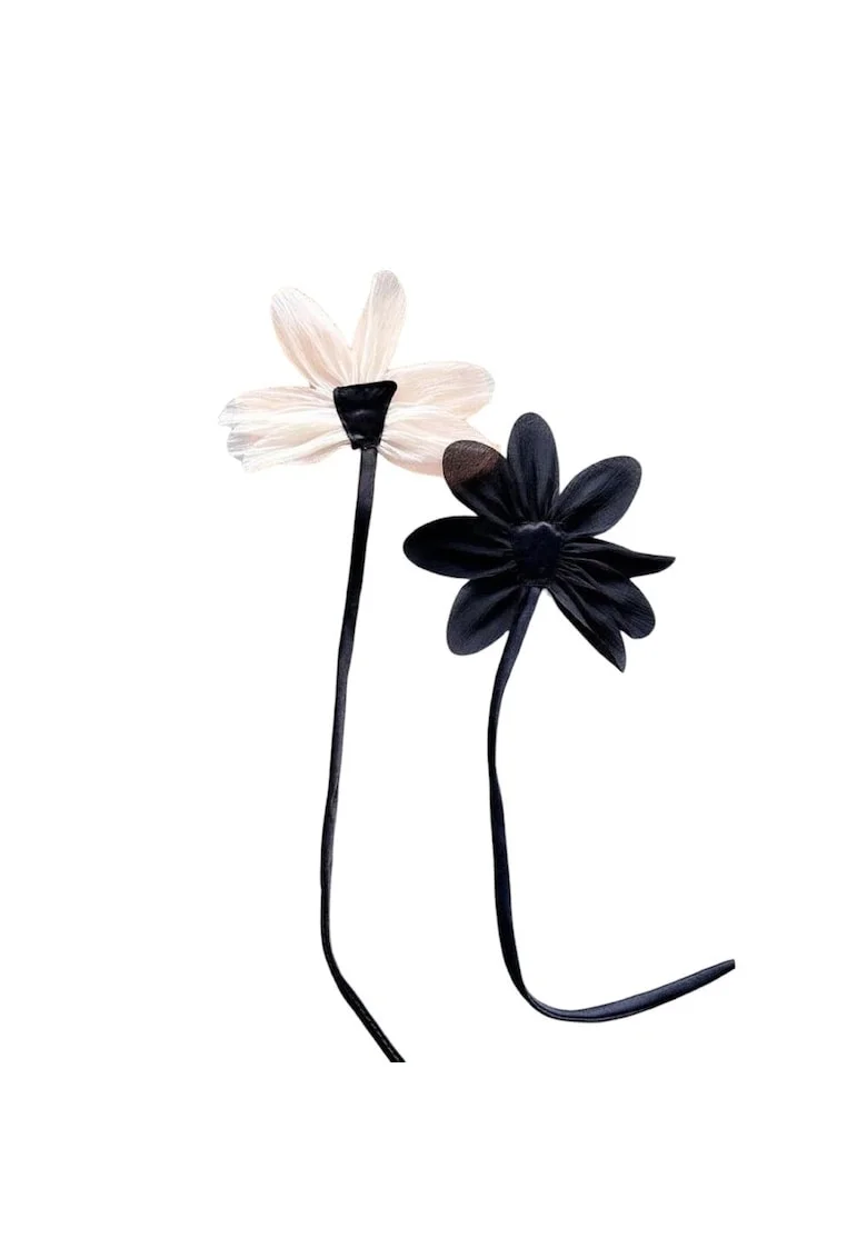 Set 2 brose tip floare, neagra si bej, Bartha C12