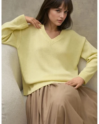 Pulover dama,  material tricotat gros, decolteu in V, galben, tricot
