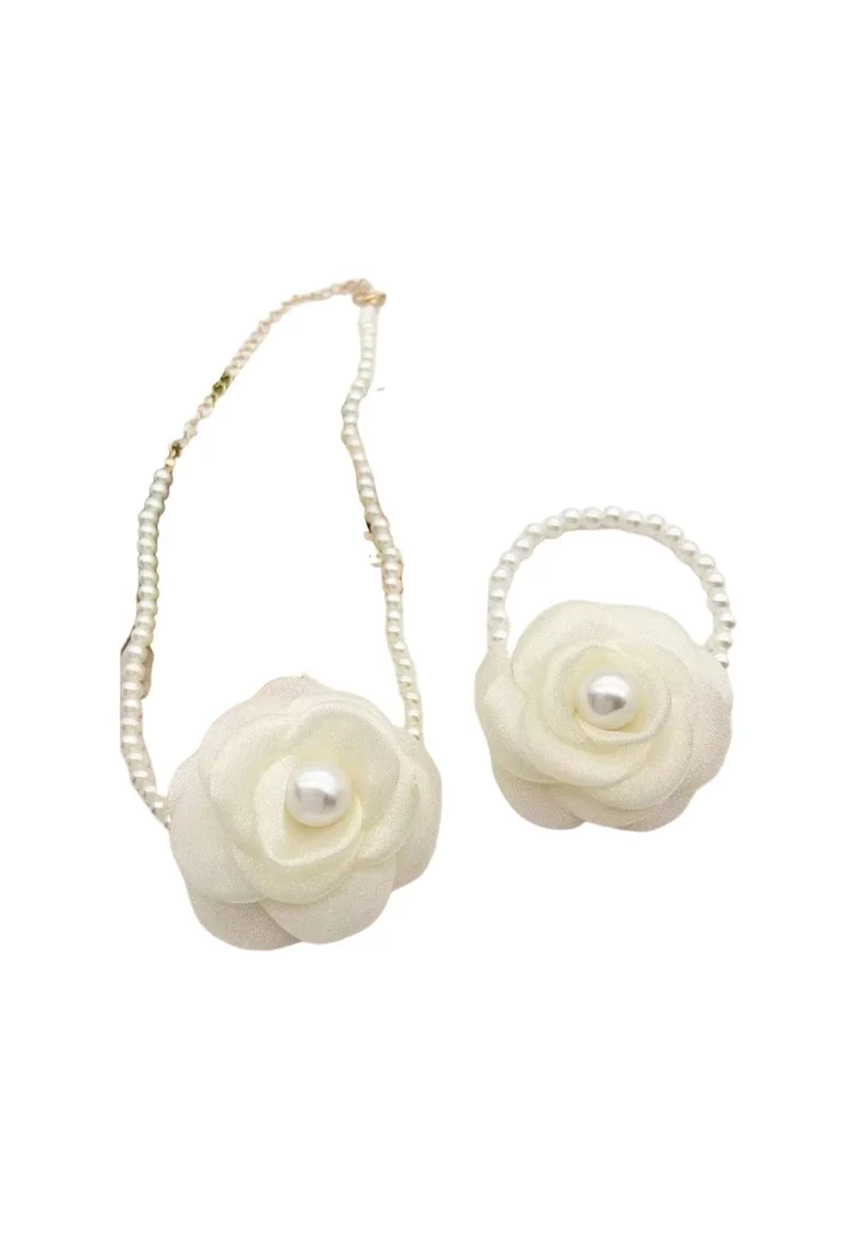 Set colier choker si bratara, cu floare alb unt si perle, Beatriz C14,