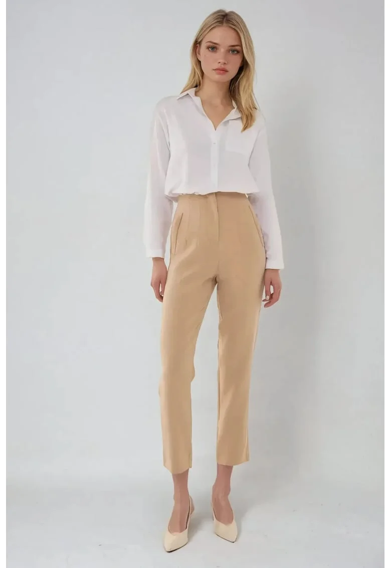 Pantaloni capri slim fit