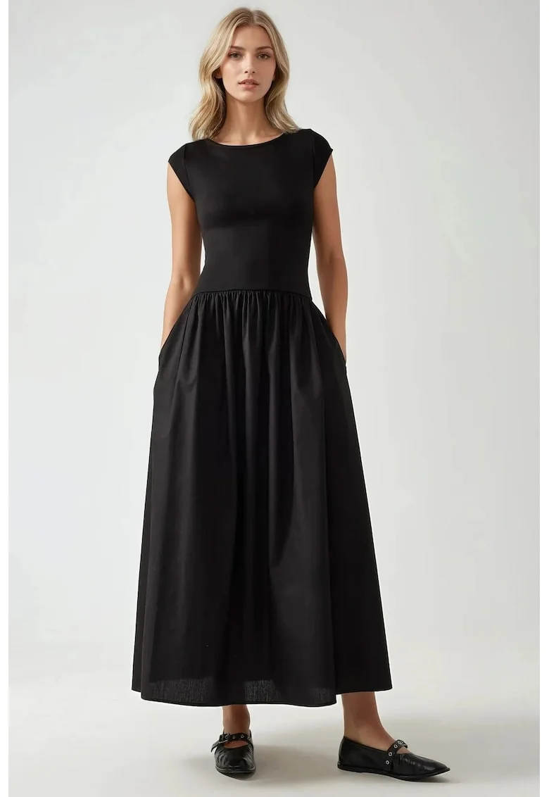 Rochie maxi,  decolteu tip barca, croiala in forma de A, neagra, textil
