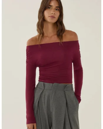 Bluza dama,  cu guler Carmen, umeri goi, rosu, viscoza