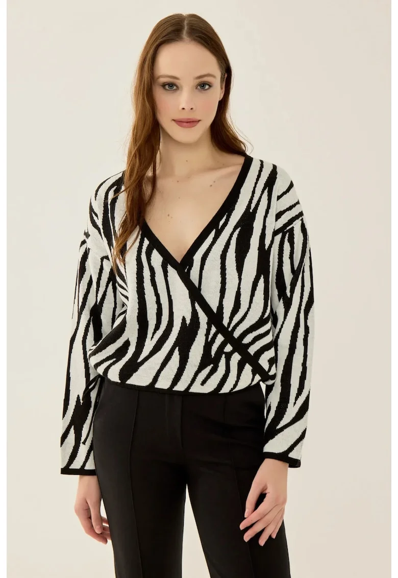 Pulover dama,  imprimeu zebra, decolteu in V, alb/negru, acril