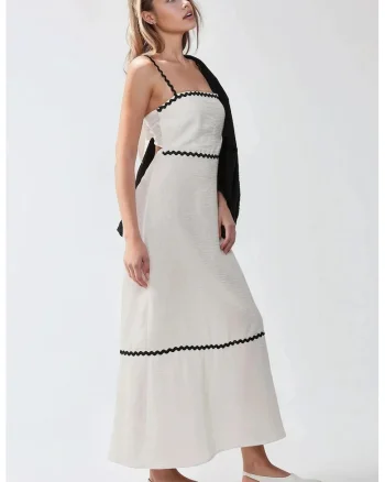 Rochie  decolteu patrat, alb, material usor