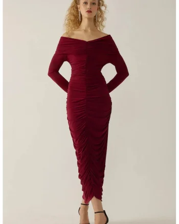 Rochie maxi mulata,  cu umeri goi, detalii cu volane, rosu, jerseu