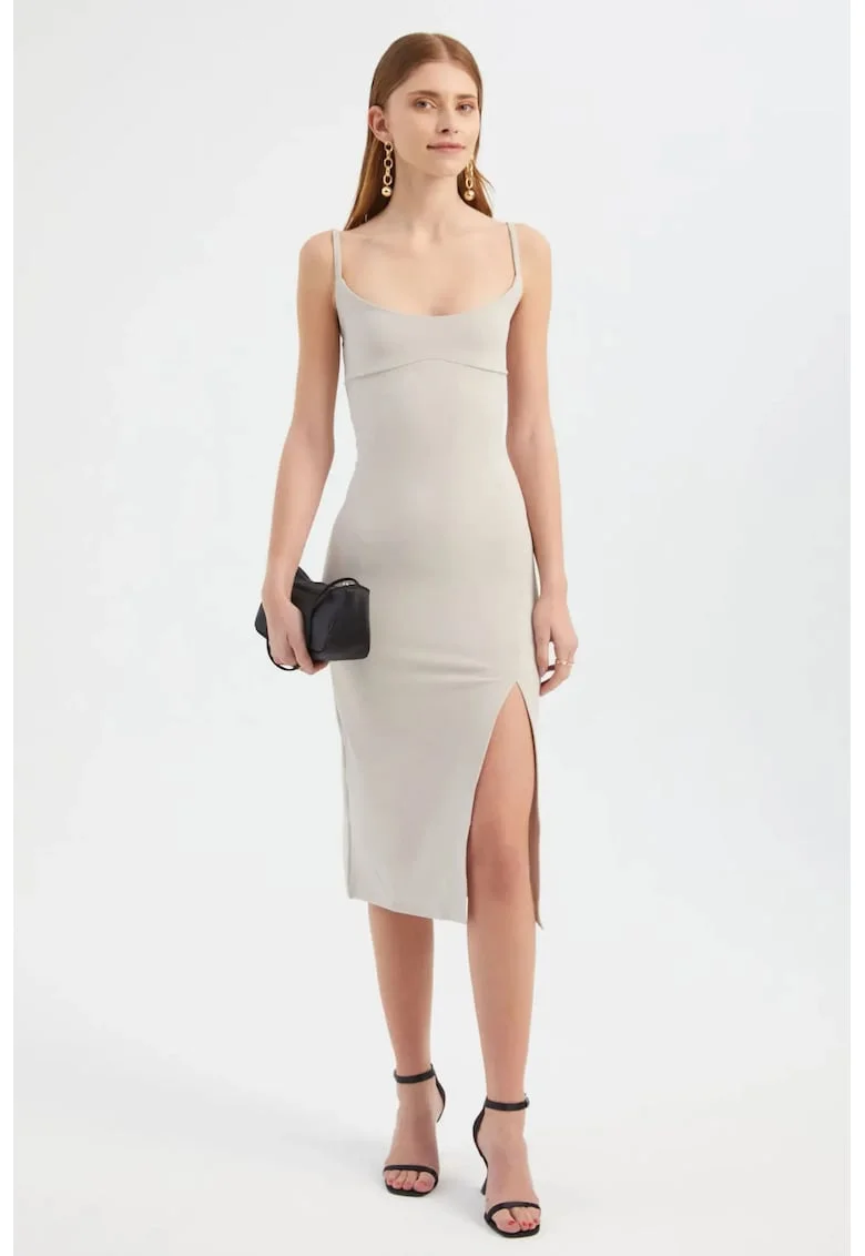 Rochie midi mulata,  decolteu rotund, bretele spaghetti, crapatura laterala, bej, jerseu
