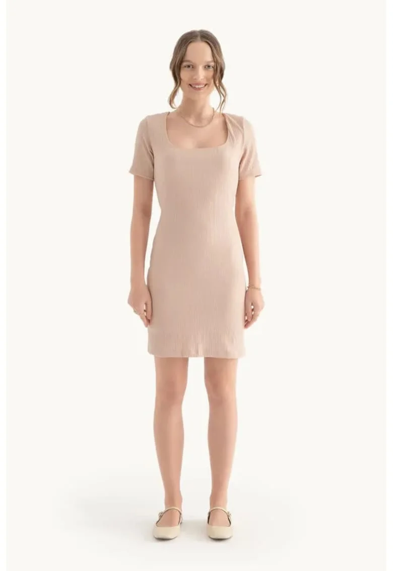 Rochie mini,  decolteu patrat, maneca scurta, bej, textil