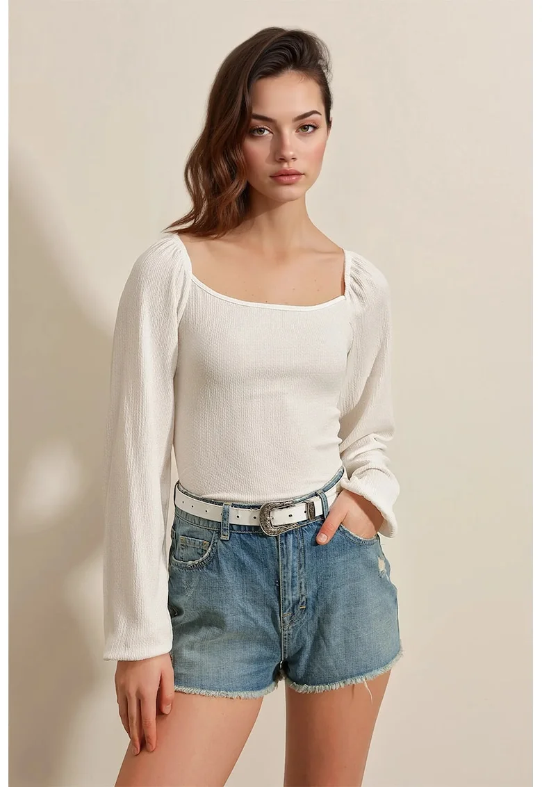Bluza dama, HiCCUP, mulata, poliester/lycra, cu decolteu patrat, detalii cu volane, alb