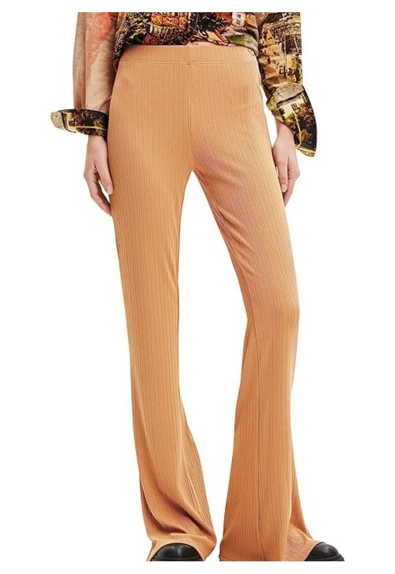 Pantaloni evazati Trapy,
