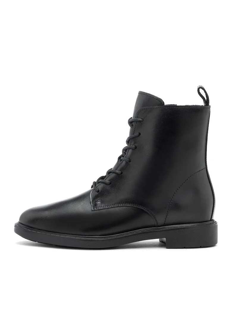 Ghete de piele intoarsa, Negru