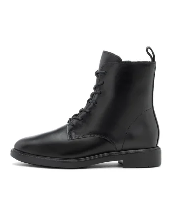 Ghete de piele intoarsa, Negru