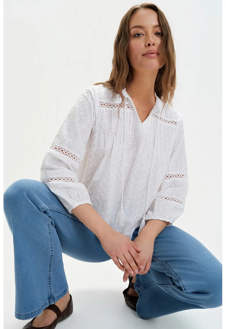 Bluza-tunica cu model cu perforatii, Alb