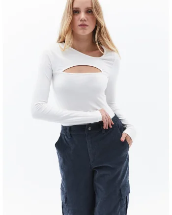 Bluza cu decupaje, Crem
