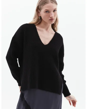Pulover lejer cu decolteu in V, Negru