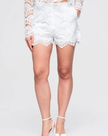 Pantaloni scurti dama cu talie inalta si dantela, relaxati, cu buzunare, Alb
