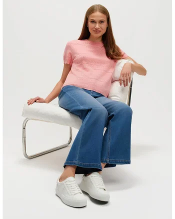 Tricou cu decolteu la baza gatului si perforatii decorative, Roz