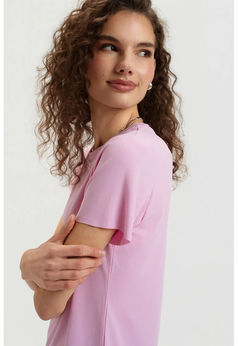 Tricou slim-fit cu decolteu la baza gatului, Roz deschis