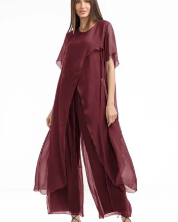 Compleu cu pantaloni lejeri si bluza fluida in colturi lungi, din matase si vascoza, bordo