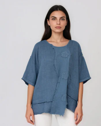 Bluză lejeră din in cu broderie florală și perforații la umeri albastru-jeans - Unica S-L