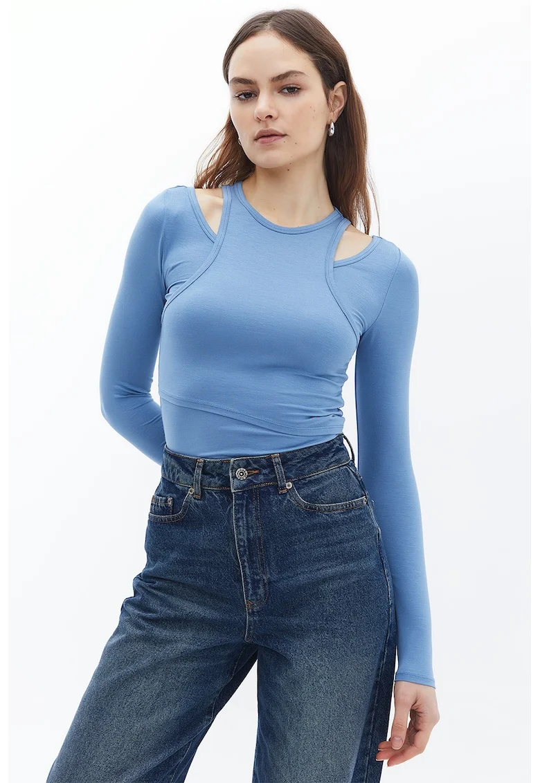Bluza uni cu decolteu la baza gatului, Albastru deschis